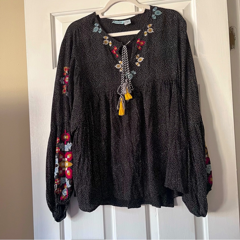 Nostalgia women's long sleeve black picks dot with floral sleeve tunic